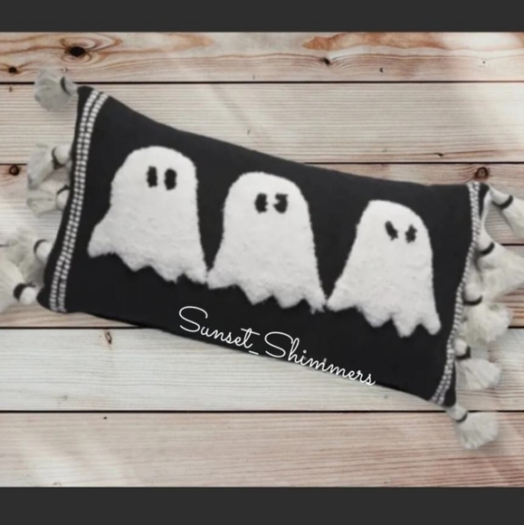 TIK Tok Halloween LG 26" GHOST TRIO Blk & Wht Lumbar Tassel Pillow New - Picture 1 of 3